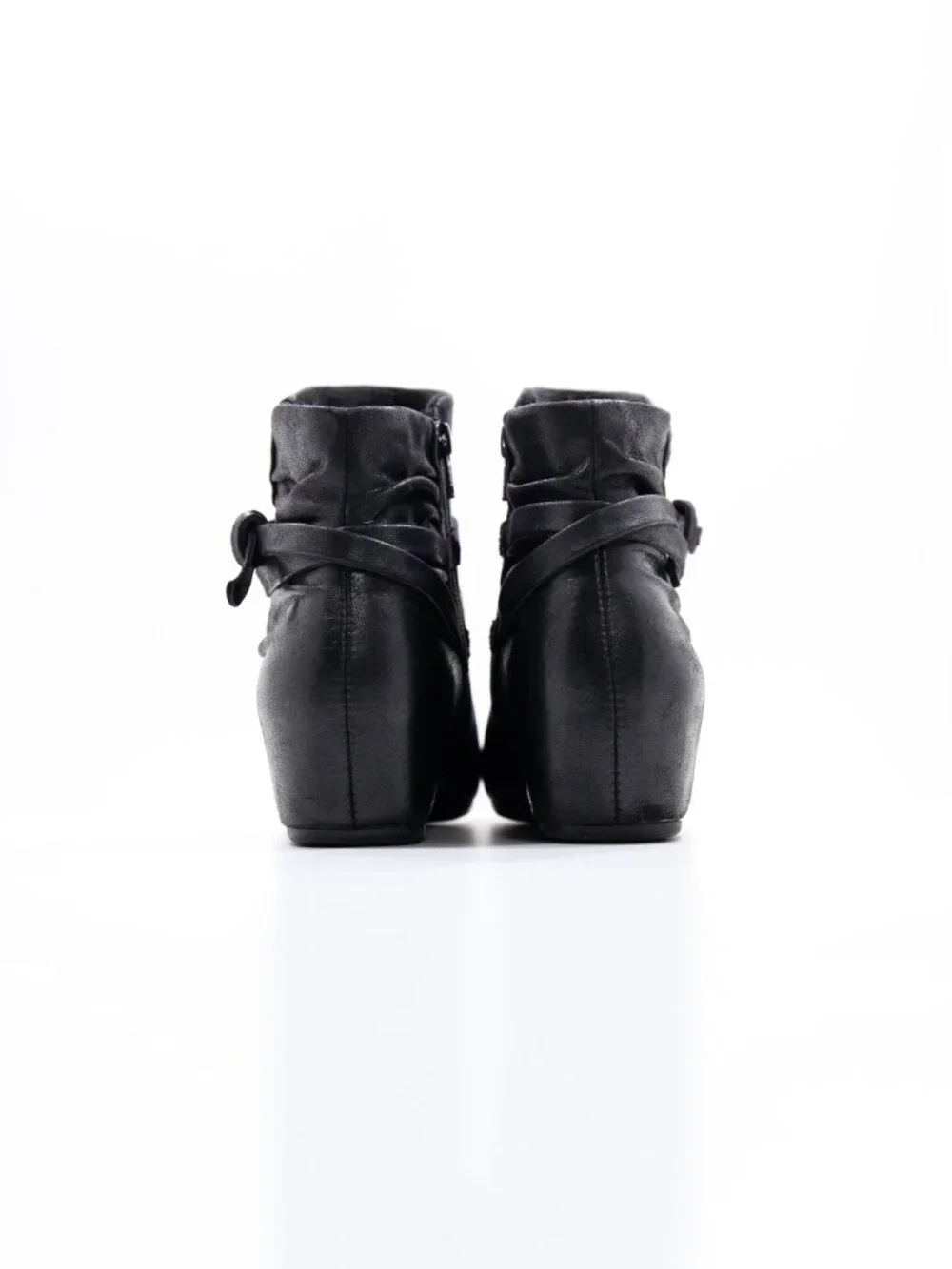 BareTraps saraya black